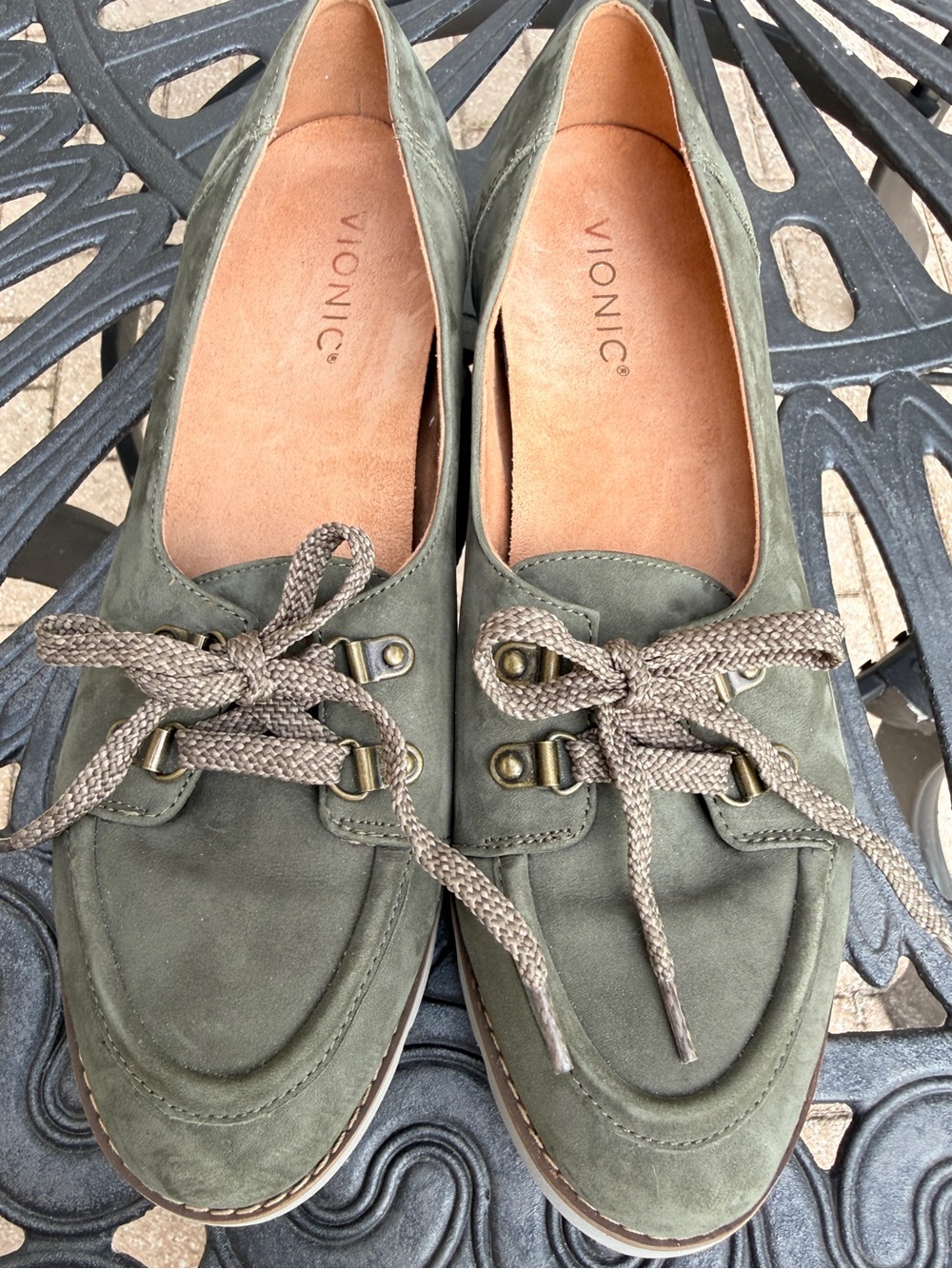 Vionic Teagan Oxford Lace-Up Loafers Olive Green Suede Lug Sole [9.5]